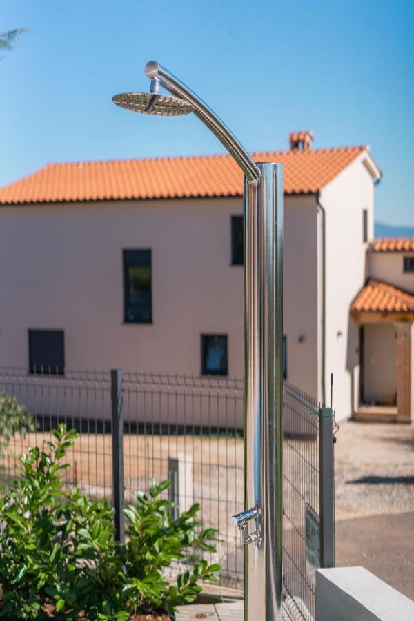 Villa Atop The Village With Stunning View Vizinada Екстер'єр фото